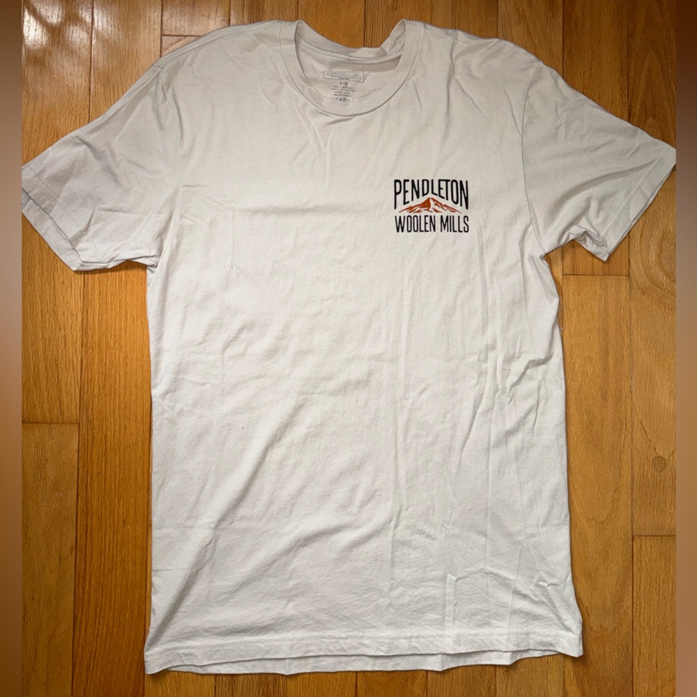 Women’s Pendleton Woolen Mills Graphic T-shirt in size L